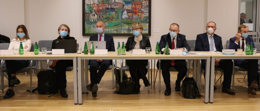 Przedstawiciele różnych środowisk dyskutowali o podziale unijnego tortu