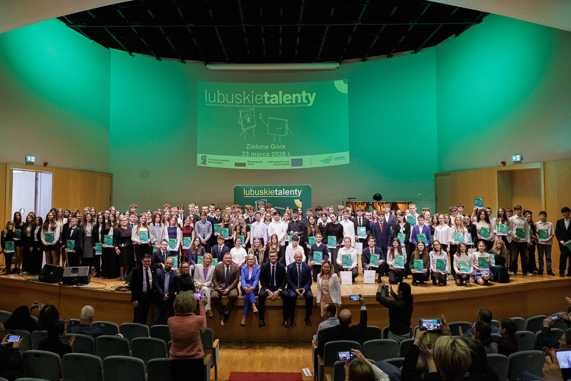 Nagradzamy „Lubuskie Talenty”! Kolejne stypendia trafiły do uczniów