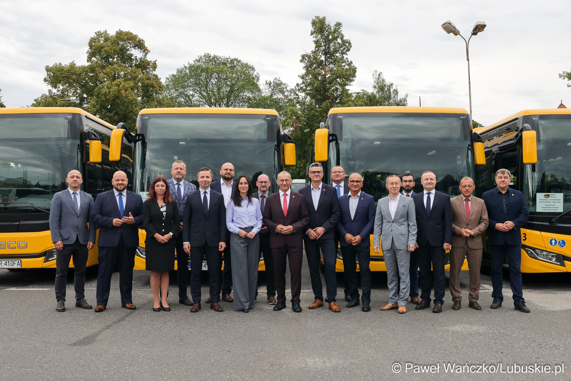  Żółte autobusy połączą ponad 100 miejscowości w powiecie krośnieńskim! To pierwszy taki projekt w województwie