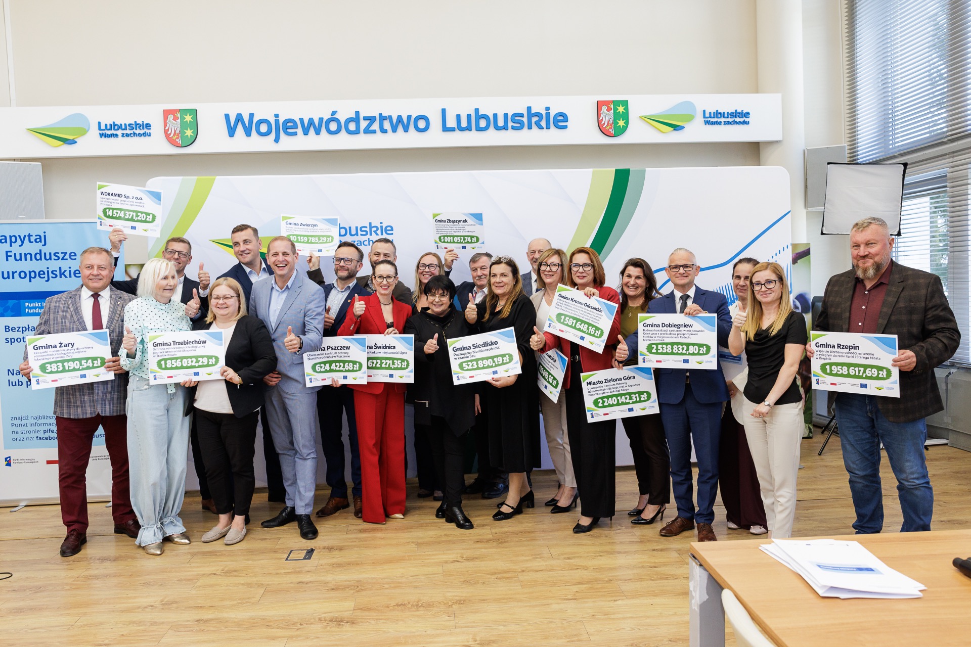 Województwo podpisało 16 umów na ekoparki i kanalizację, a gminy już mogą starać się o kolejne pieniądze